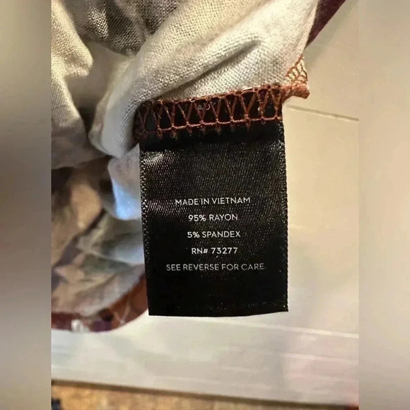 Simply Vera Shirt- Women’s M - Picture 3 of 3